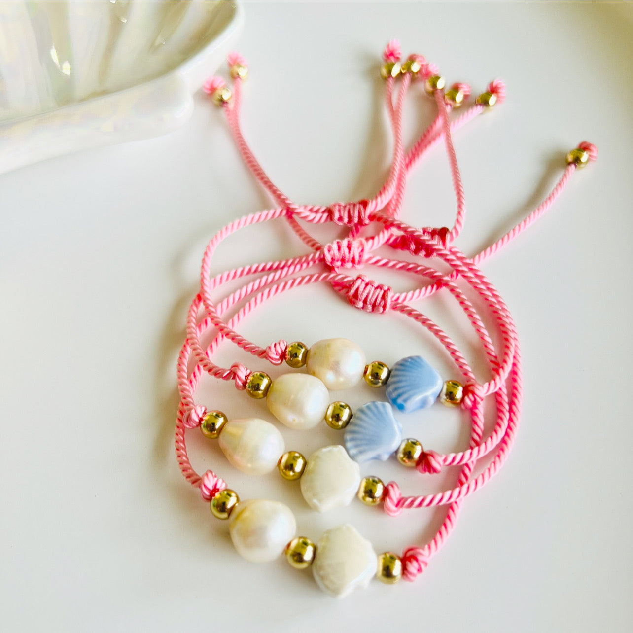 SHELLIE ADJUSTABLE BRACELET