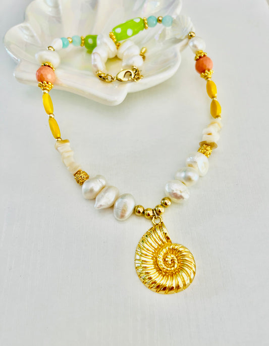 CARACOLILLO NECKLACE